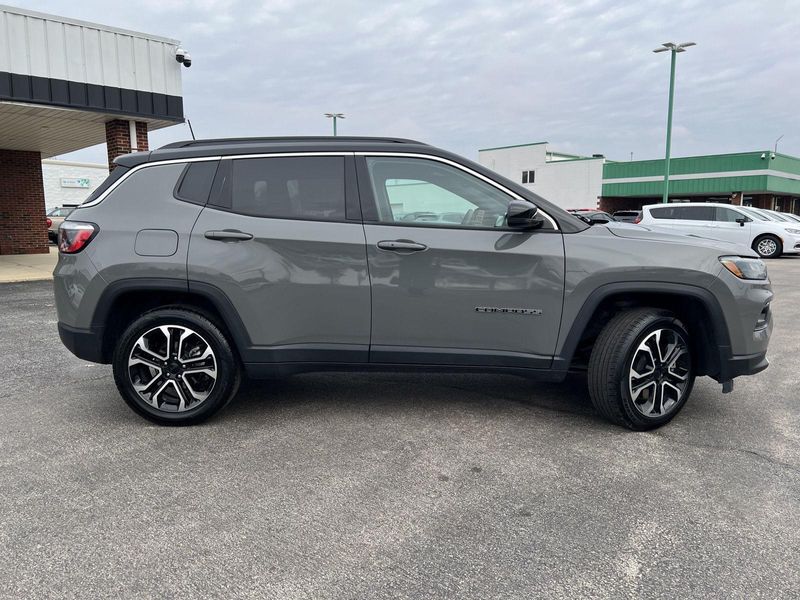 2023 Jeep Compass Limited photo 3
