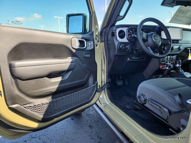 New 2025 Jeep Gladiator Willys 4x4