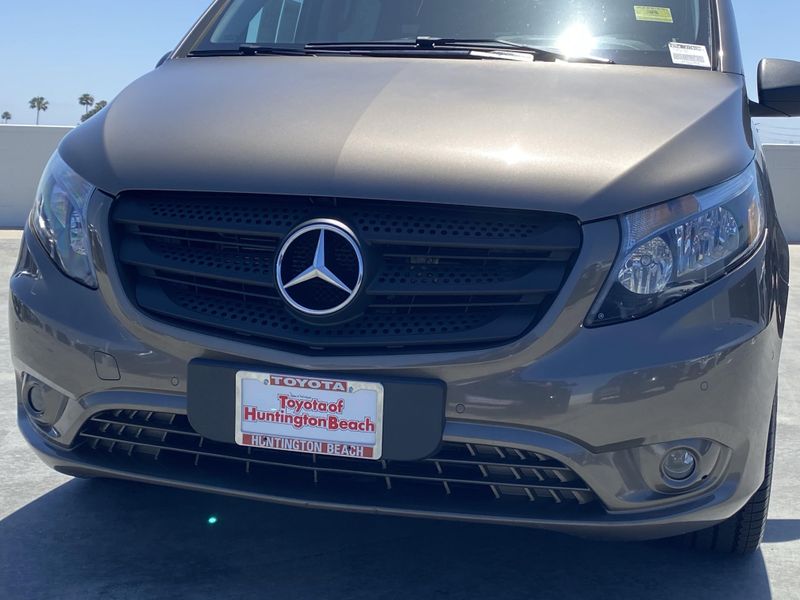 2017 Mercedes-Benz Metris Passenger Van PassengerImage 7