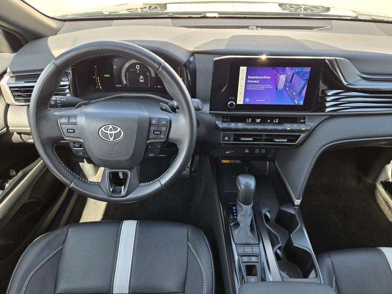 Used 2025 Toyota Camry SE (Natl)