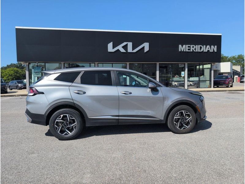 Used 2024 Kia Sportage LXImage 6