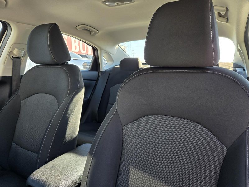 Used 2024 Kia Forte LXS IVT