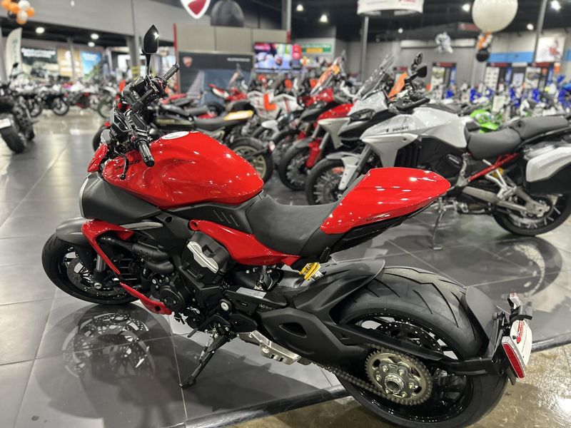 New 2025 Ducati DIAVEL V4 Image 18