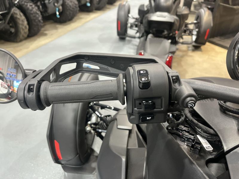 New 2026 Can-Am RYKER RALLY (900 ACE) Image 15