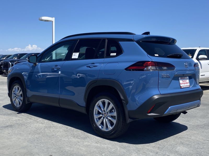 New 2026 Toyota Corolla Cross LEImage 5