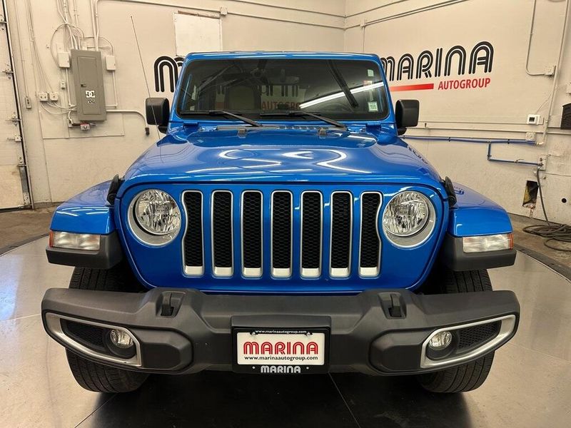 2022 Jeep Wrangler Unlimited Sahara photo 2