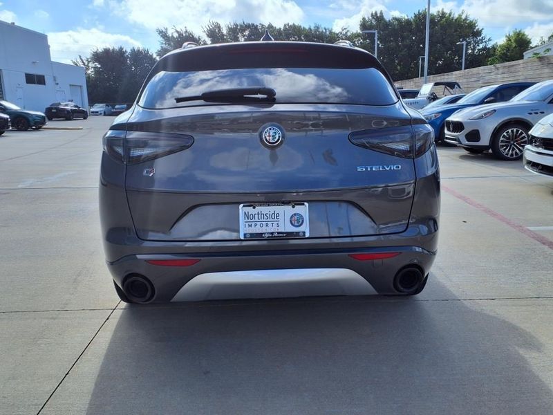 Used 2024 Alfa Romeo Stelvio TiImage 13