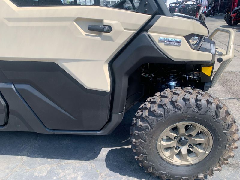 New 2025 Can-Am DEFENDER MAX LIMITED CAB HD10 Image 13
