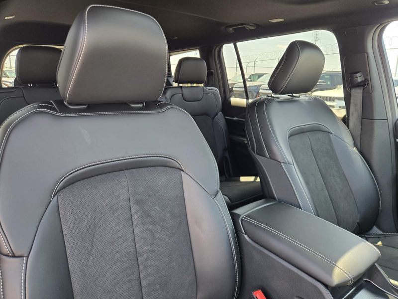 New 2026 Jeep Grand Cherokee L Laredo Altitude 4x4