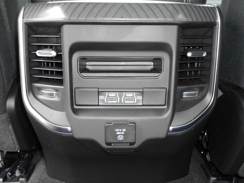 2025 RAM 1500 Big Horn Crew Cab 4x4 5