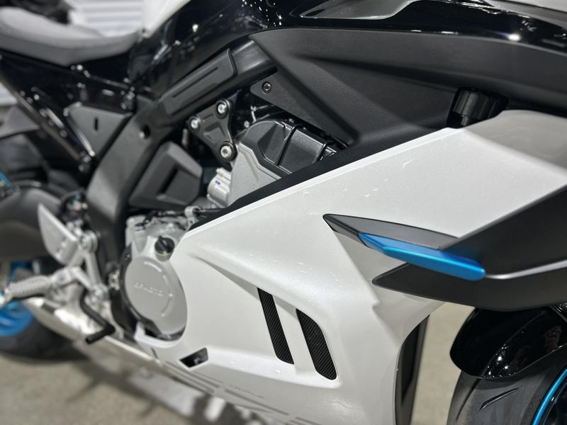 2025 CFMOTO 675SS Image 10