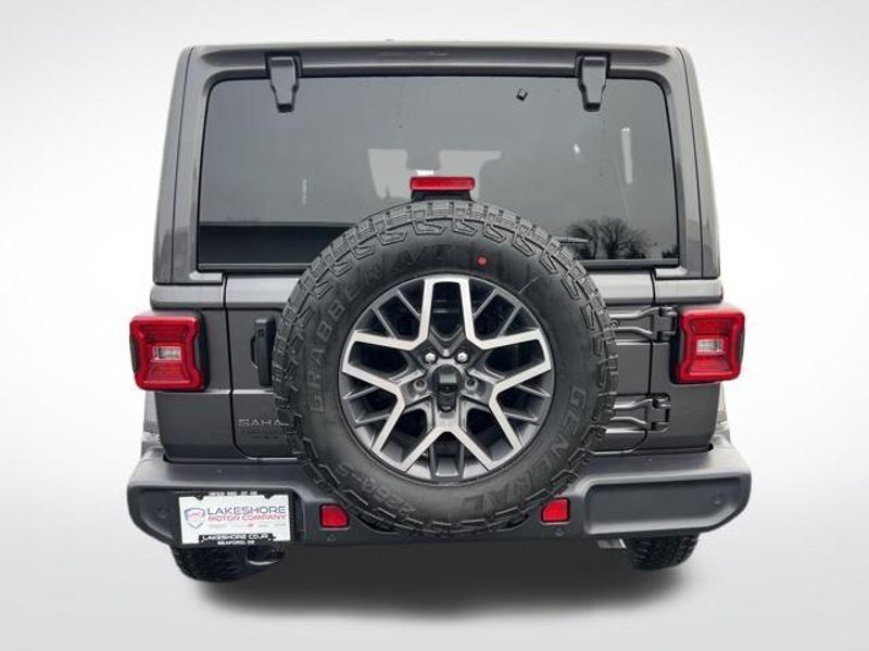 2025 Jeep Wrangler 4-door SaharaImage 6