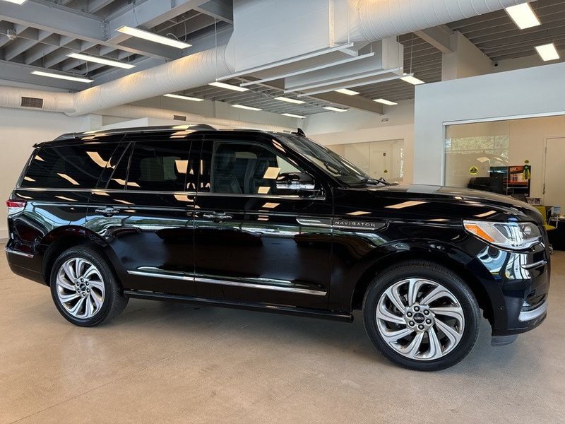 2022 Lincoln Navigator ReserveImage 1