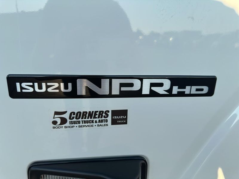 2025 Isuzu NPR photo 4