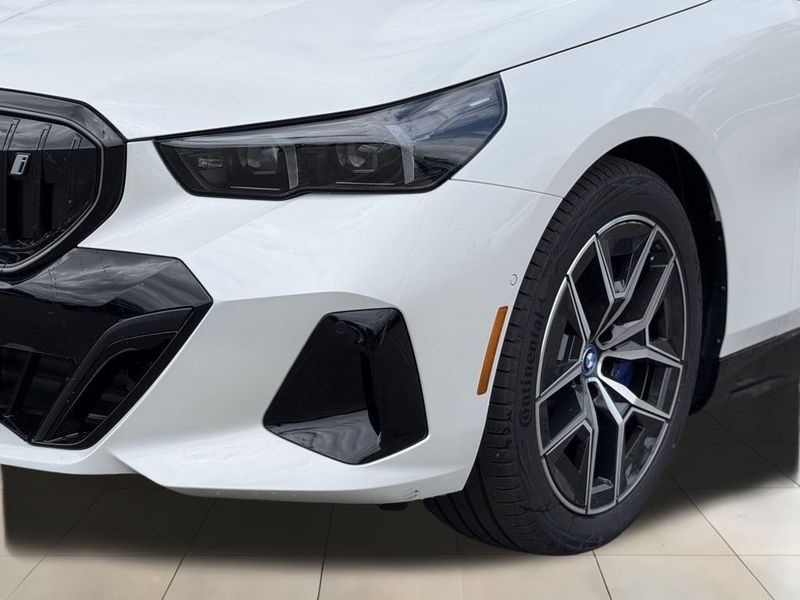 2025 BMW i5 eDrive40Image 11