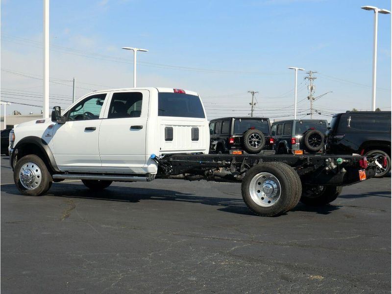 2024 RAM 5500 Tradesman Chassis Crew Cab 4x4 84