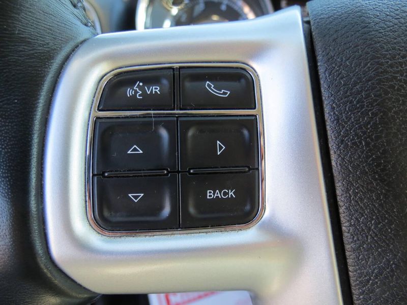 Used 2014 Chrysler Town & Country Touring L 4dr Mini VanImage 14