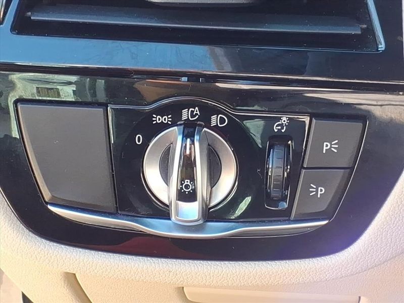 Used 2019 BMW 530i xDriveImage 23