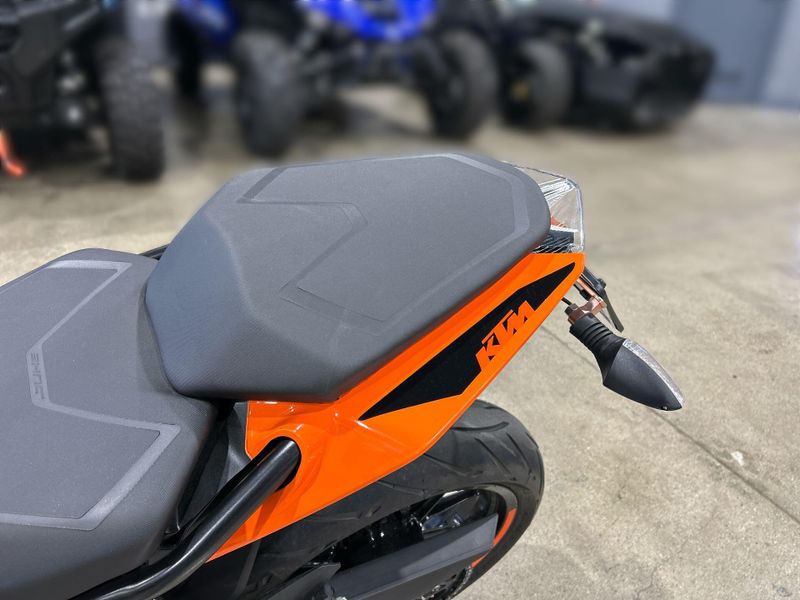 2023 KTM DUKE 390 Image 21