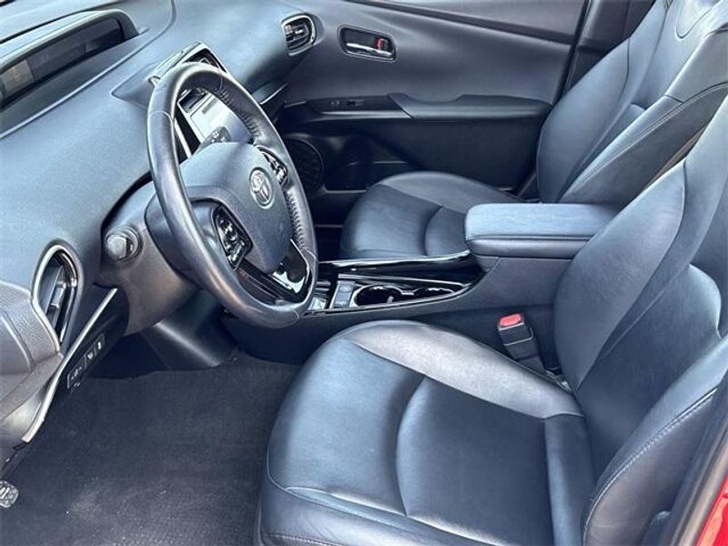 2019 Toyota Prius LImage 18