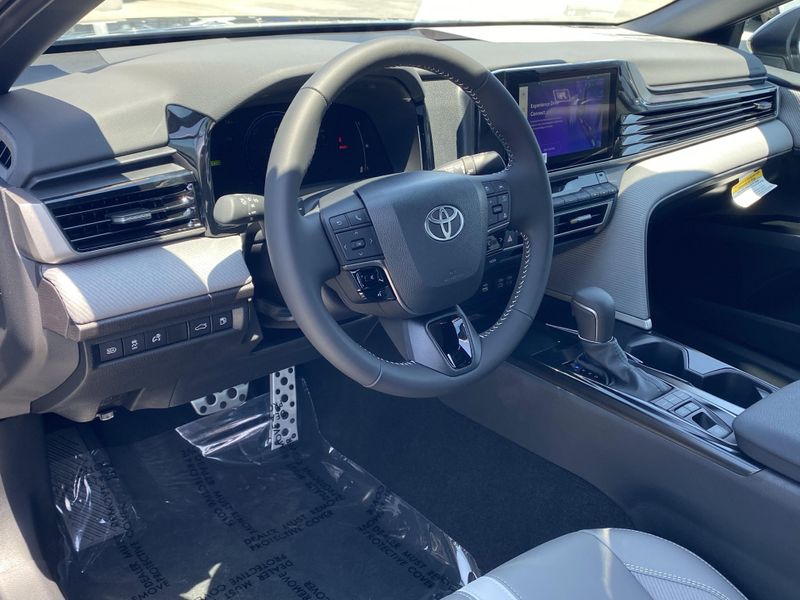 New 2025 Toyota Camry SEImage 13