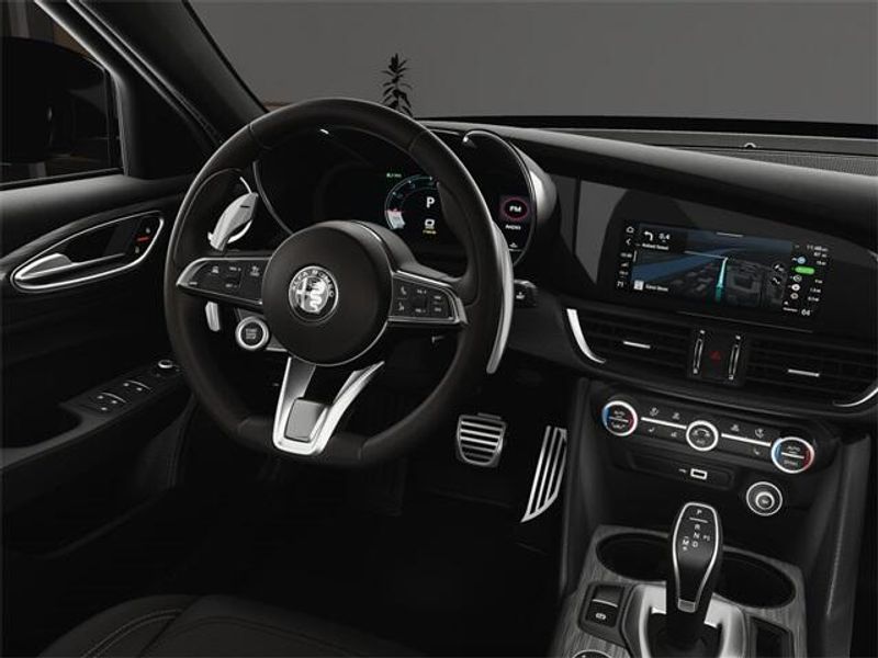 2025 Alfa Romeo Giulia photo 18