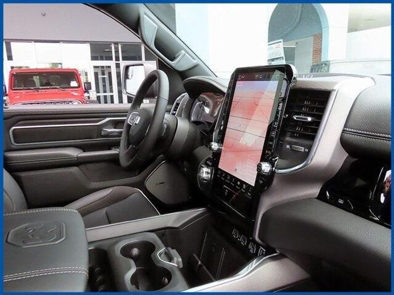 New 2025 RAM 1500 LaramieImage 8