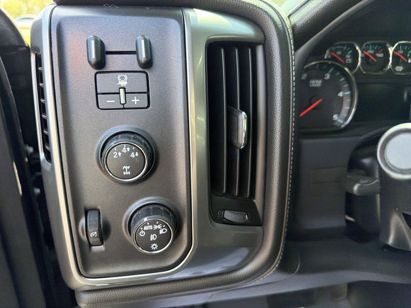 Used 2016 Chevrolet Silverado 3500HD LTZImage 23