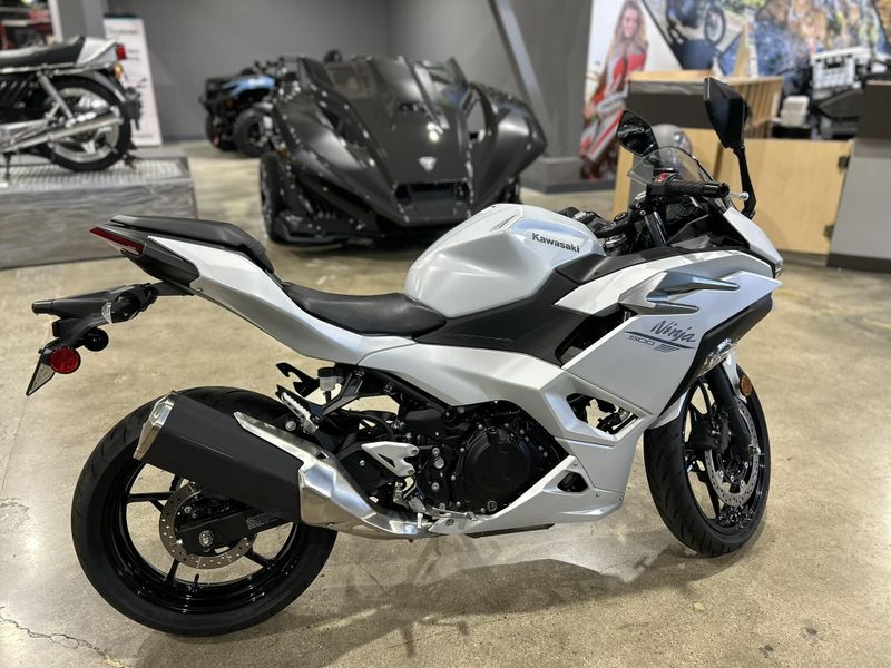 Used 2025 Kawasaki NINJA 500 ABS Image 16