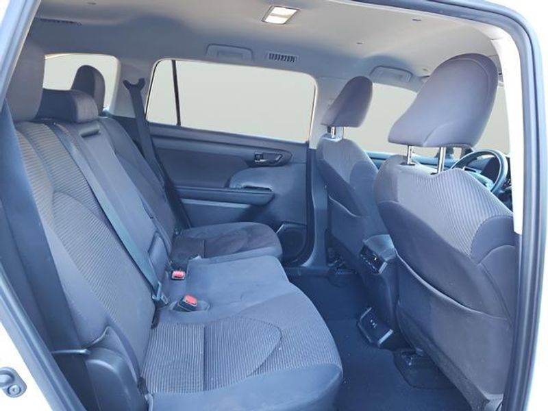 Used 2021 Toyota Highlander LE