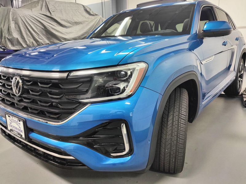 Used 2025 Volkswagen Atlas Cross Sport SEL Premium R-Line AWDImage 13