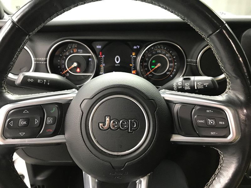2019 Jeep Wrangler Unlimited SaharaImage 6