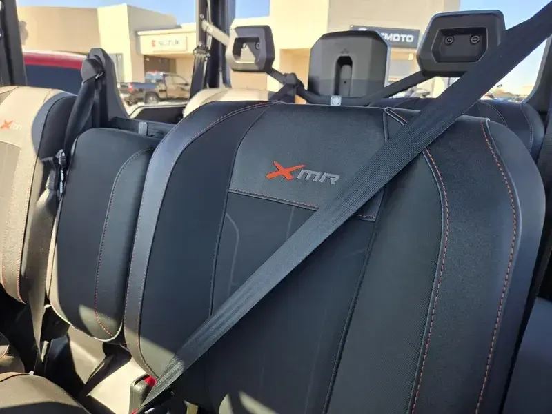 NEW 2026 CAN-AM DEFENDER MAX X MR HD11 WITH HALF DOORS Image 7