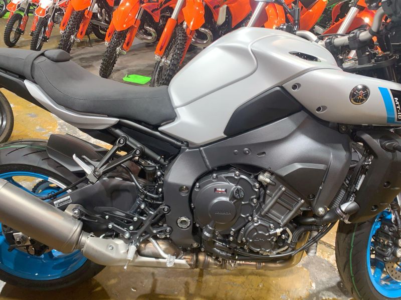 New 2025 Yamaha MT-10 Image 11