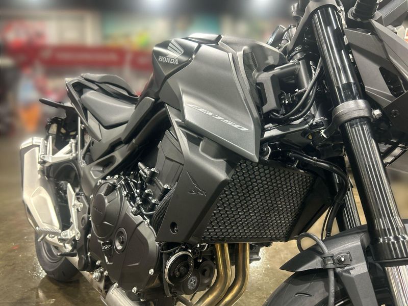 New 2025 Honda CB750 HORNET Image 21