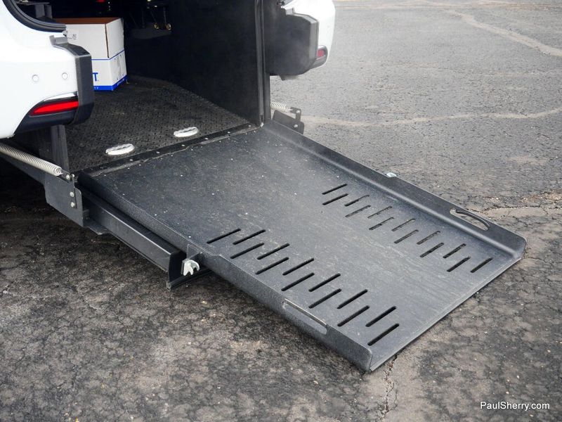 Used 2024 Chrysler Pacifica Touring