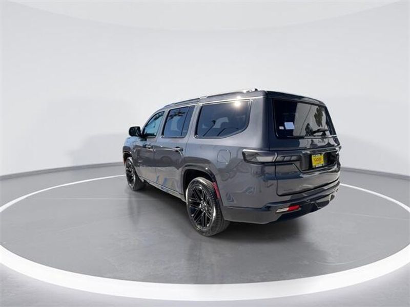 2026 Jeep Grand Grand Wagoneer Wagoneer Limited Reserve 4x4Image 6