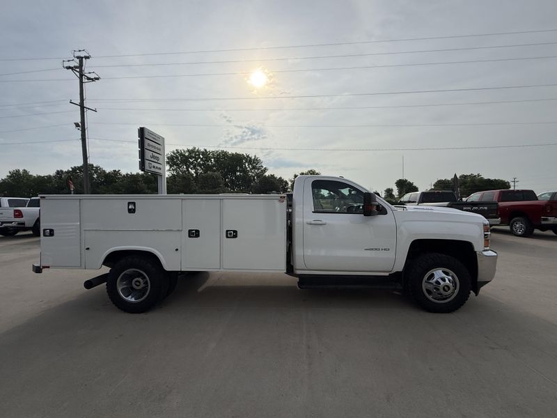 Used 2017 Chevrolet Silverado 3500HD Chassis LTImage 23