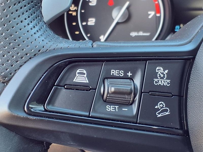 2022 Alfa Romeo Stelvio SprintImage 21