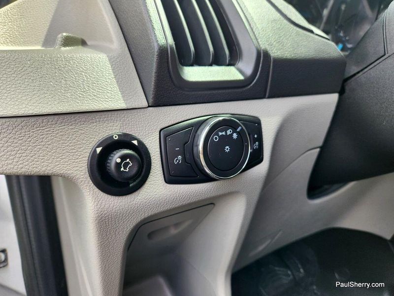 2018 Ford Transit-250 Image 20