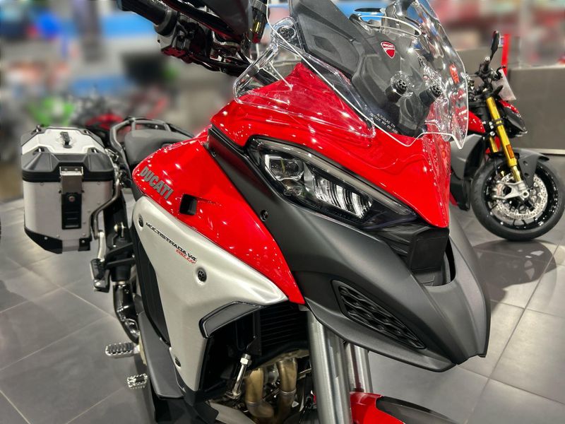 New 2025 Ducati MULTISTRADA V4 RALLY TRAVEL & RADAR SPOKED WHEELS Image 24