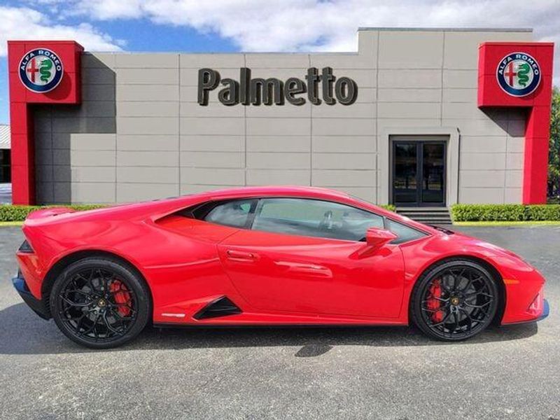 2023 Lamborghini Huracan Evo Coupe RWD photo 3