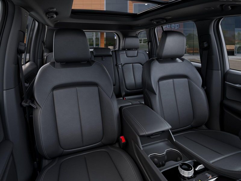 New 2026 Jeep Grand Cherokee Limited 4x4Image 36