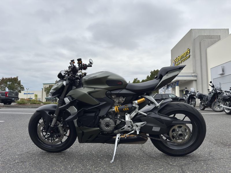 2024 Ducati Streetfighter V2