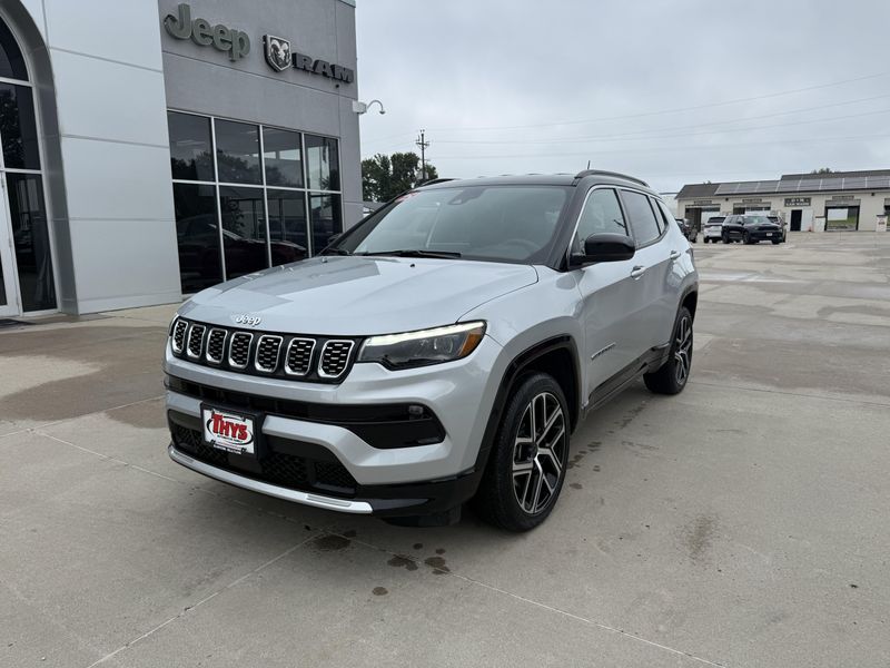 Used 2025 Jeep Compass LimitedImage 35