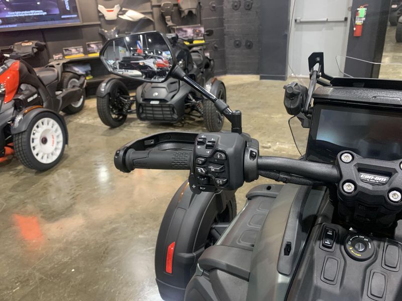 2025 Can-Am CANYON REDROCK Image 19