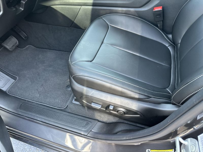 New 2025 Jeep Grand Cherokee L Limited 4x4Image 21