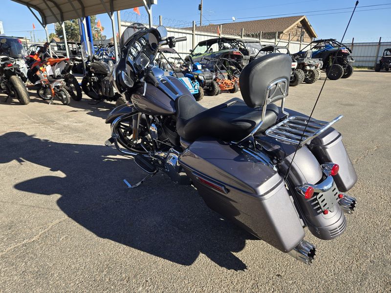 USED 2014 HARLEY STREET GLIDE SPECIAL Image 5