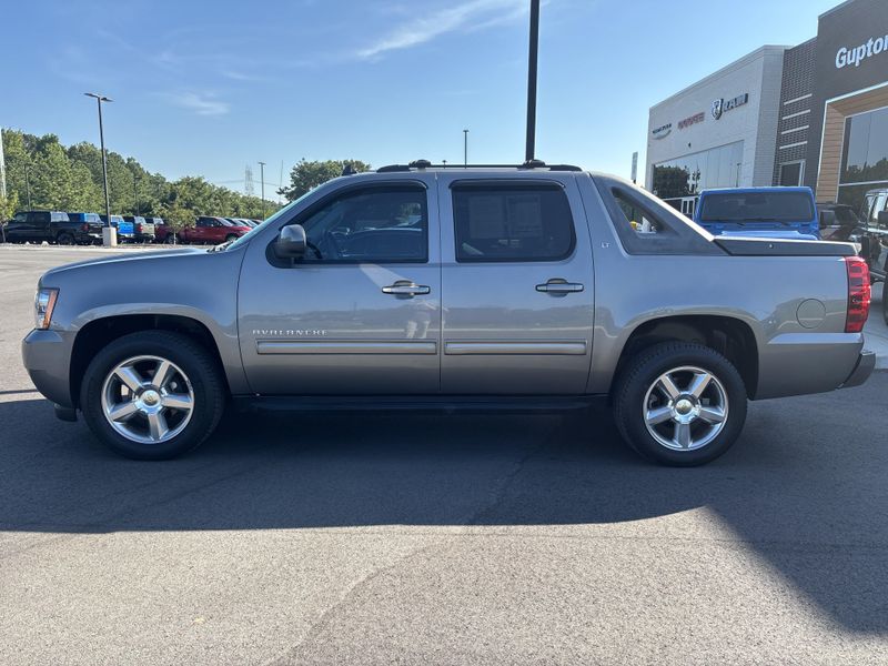 Used 2012 Chevrolet Avalanche 1500 LTImage 2
