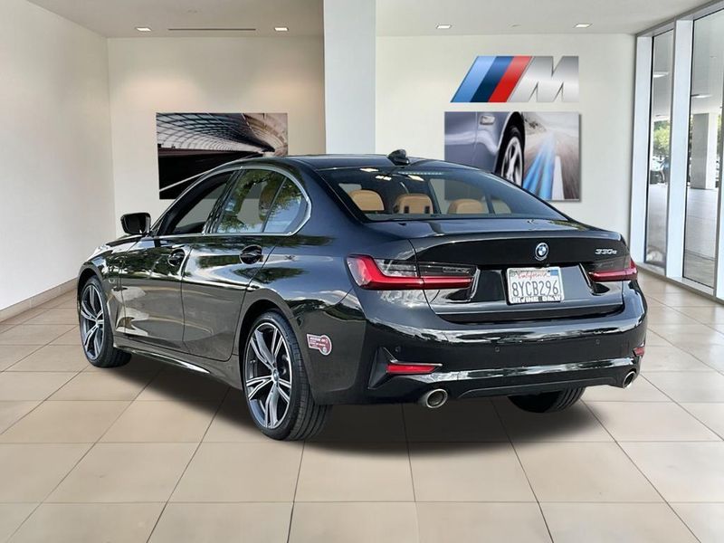 2022 BMW 3 Series 330e iPerformanceImage 5